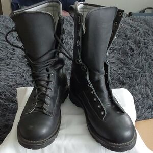 Vintage Air Force issue winter flight boots. GoreTex insul,steel toe,Vibram sole